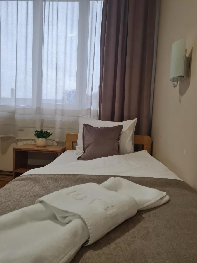 Garni Hotel Alma Pirot Exterior photo