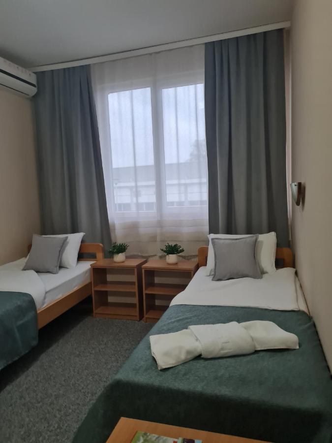 Garni Hotel Alma Pirot Exterior photo