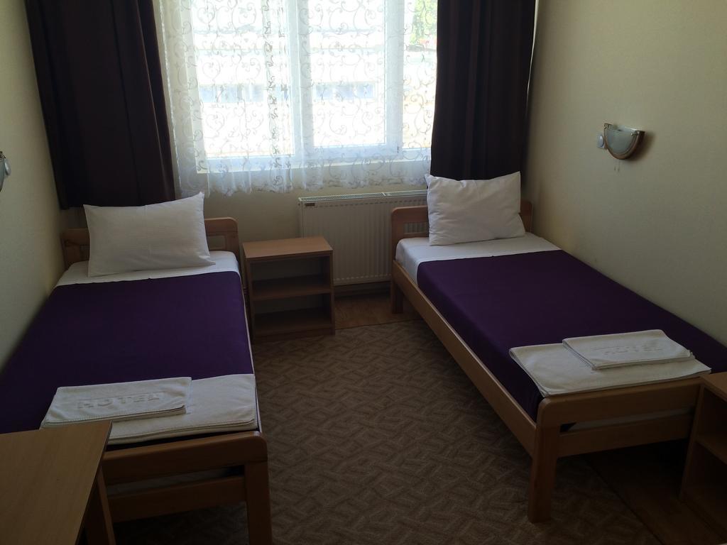 Garni Hotel Alma Pirot Room photo