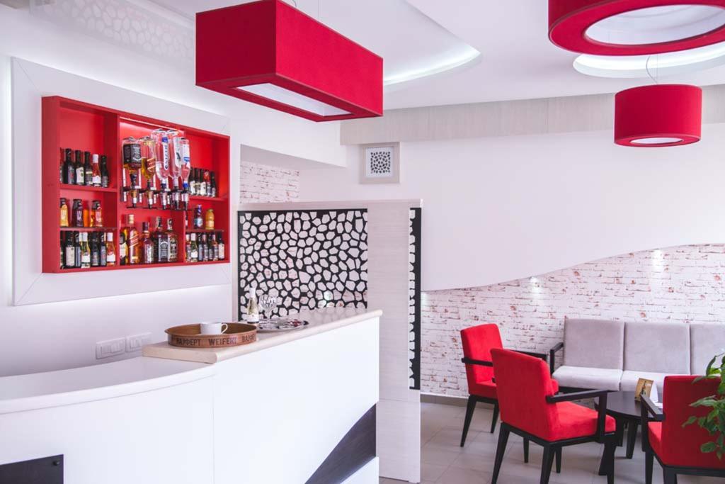 Garni Hotel Alma Pirot Exterior photo