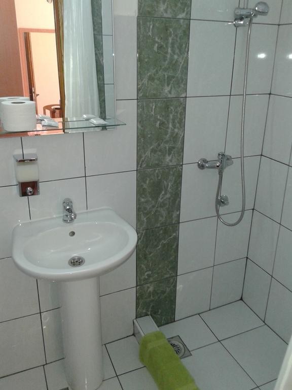 Garni Hotel Alma Pirot Room photo