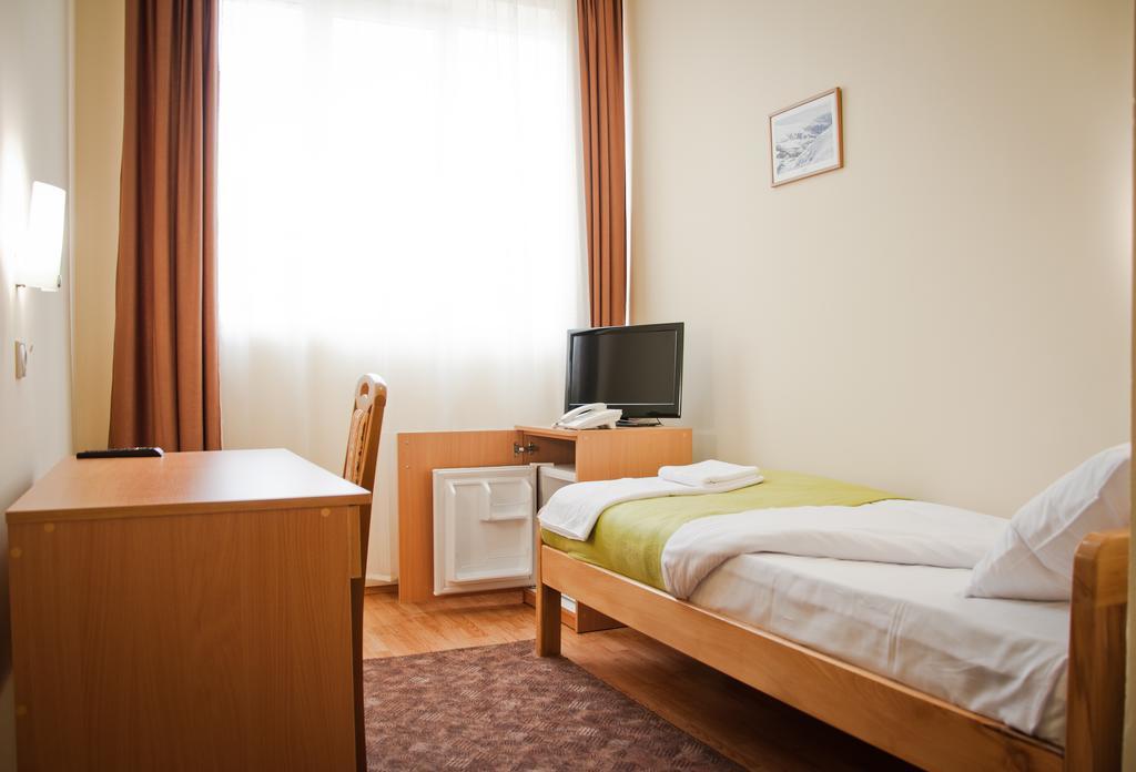 Garni Hotel Alma Pirot Room photo