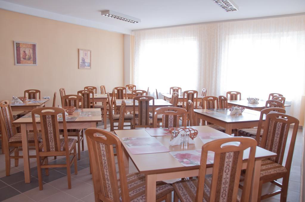 Garni Hotel Alma Pirot Exterior photo
